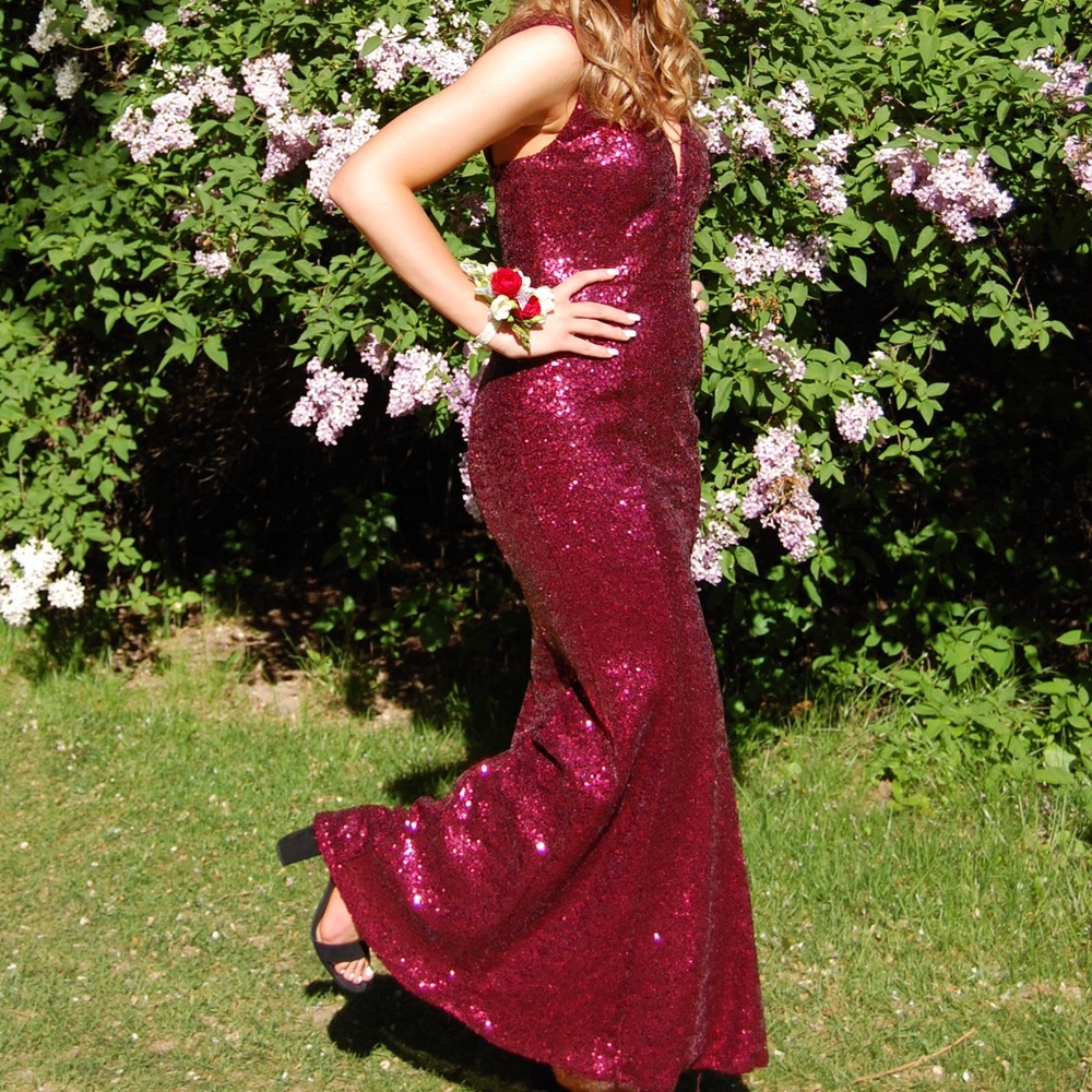Red Sparkly Prom Dress